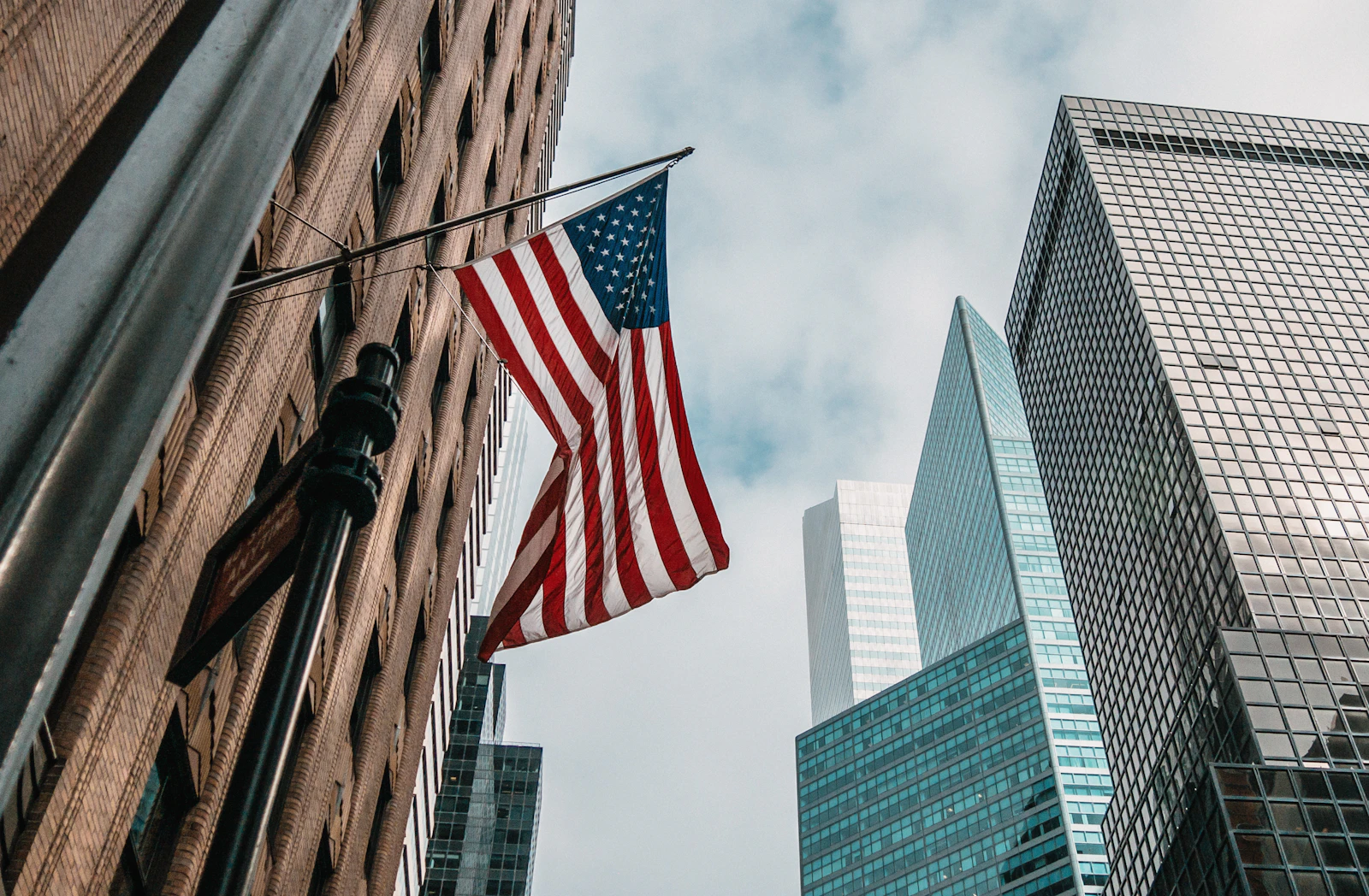 Green Card Pathways Explained: EB-1 to EB-5 (2026) — USA immigration and expat guide