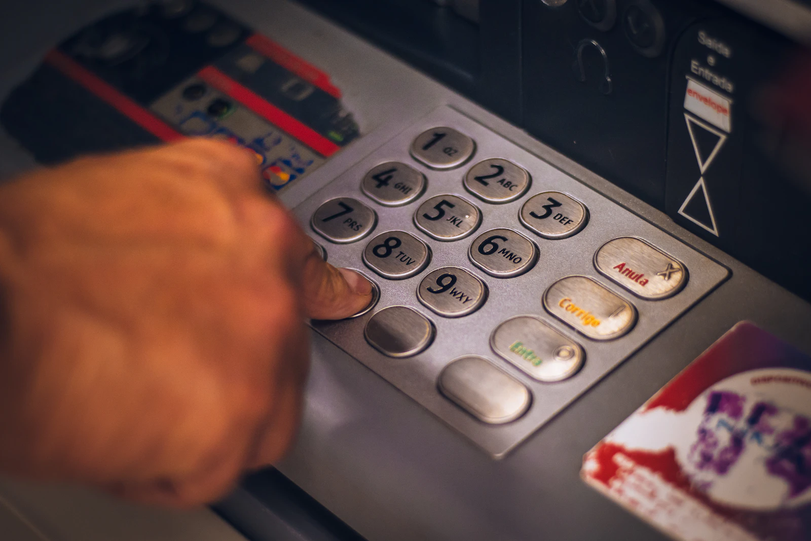 Canada Newcomer Money Guide 2026: Banking, Credit, CRA Ta... — Canada guide